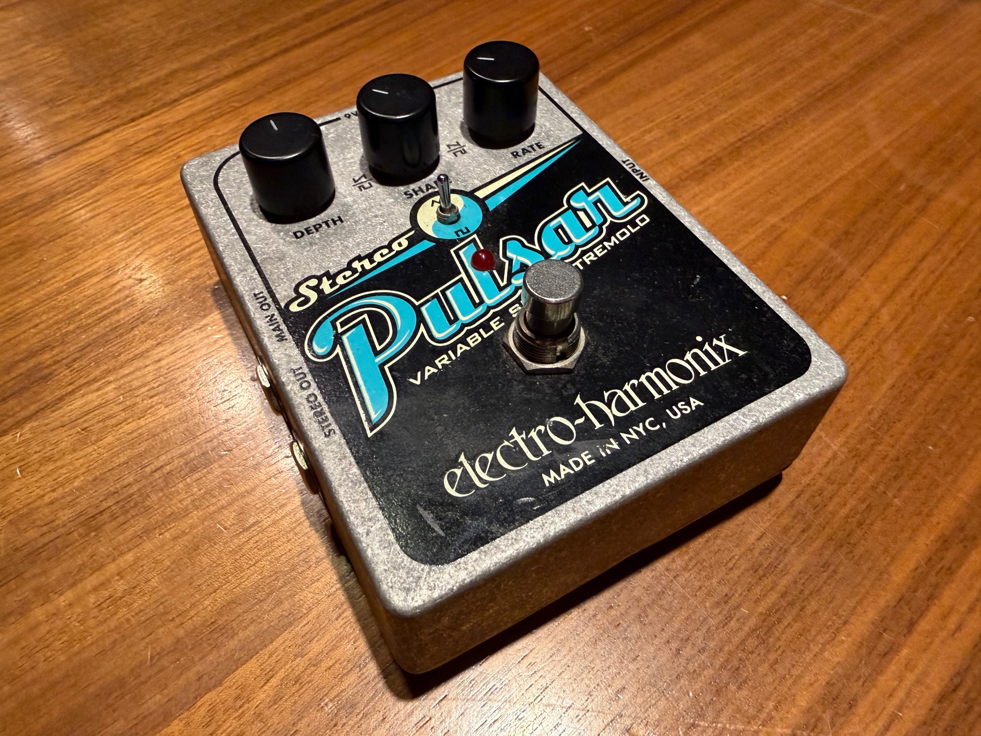 Electro-Harmonix-STEREO PULSAR-4