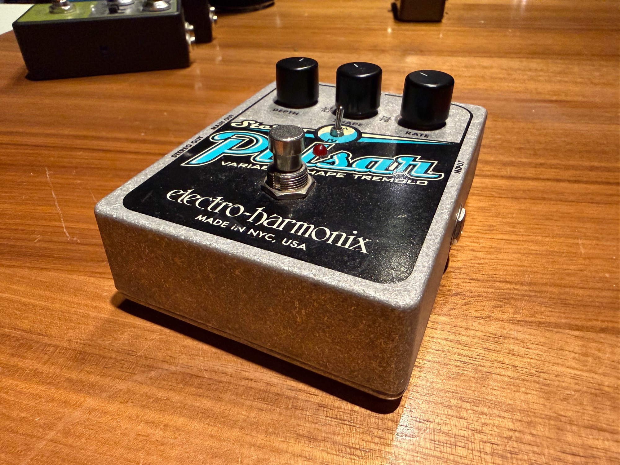 Electro-Harmonix-STEREO PULSAR-2