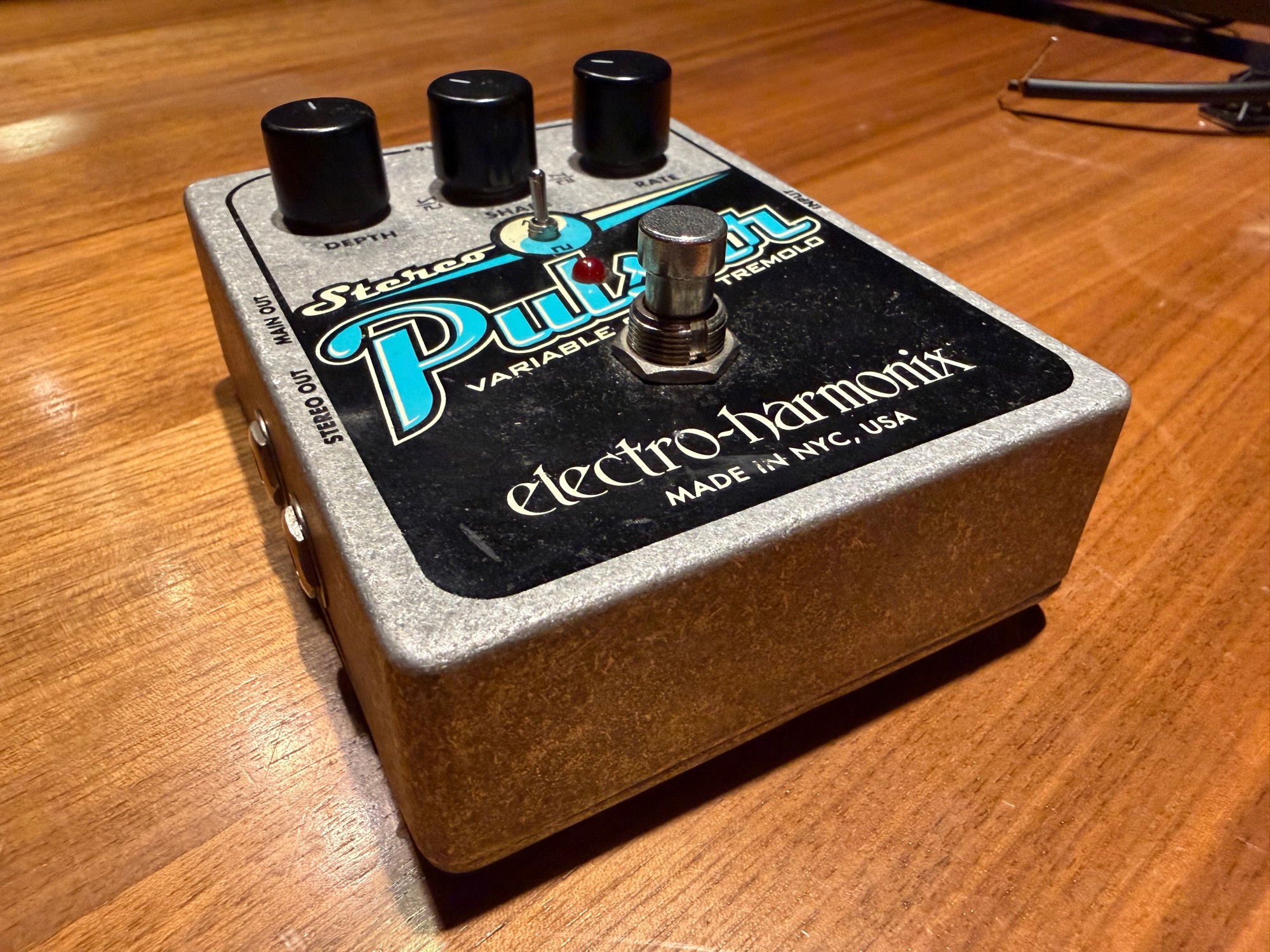 Electro-Harmonix-STEREO PULSAR-3