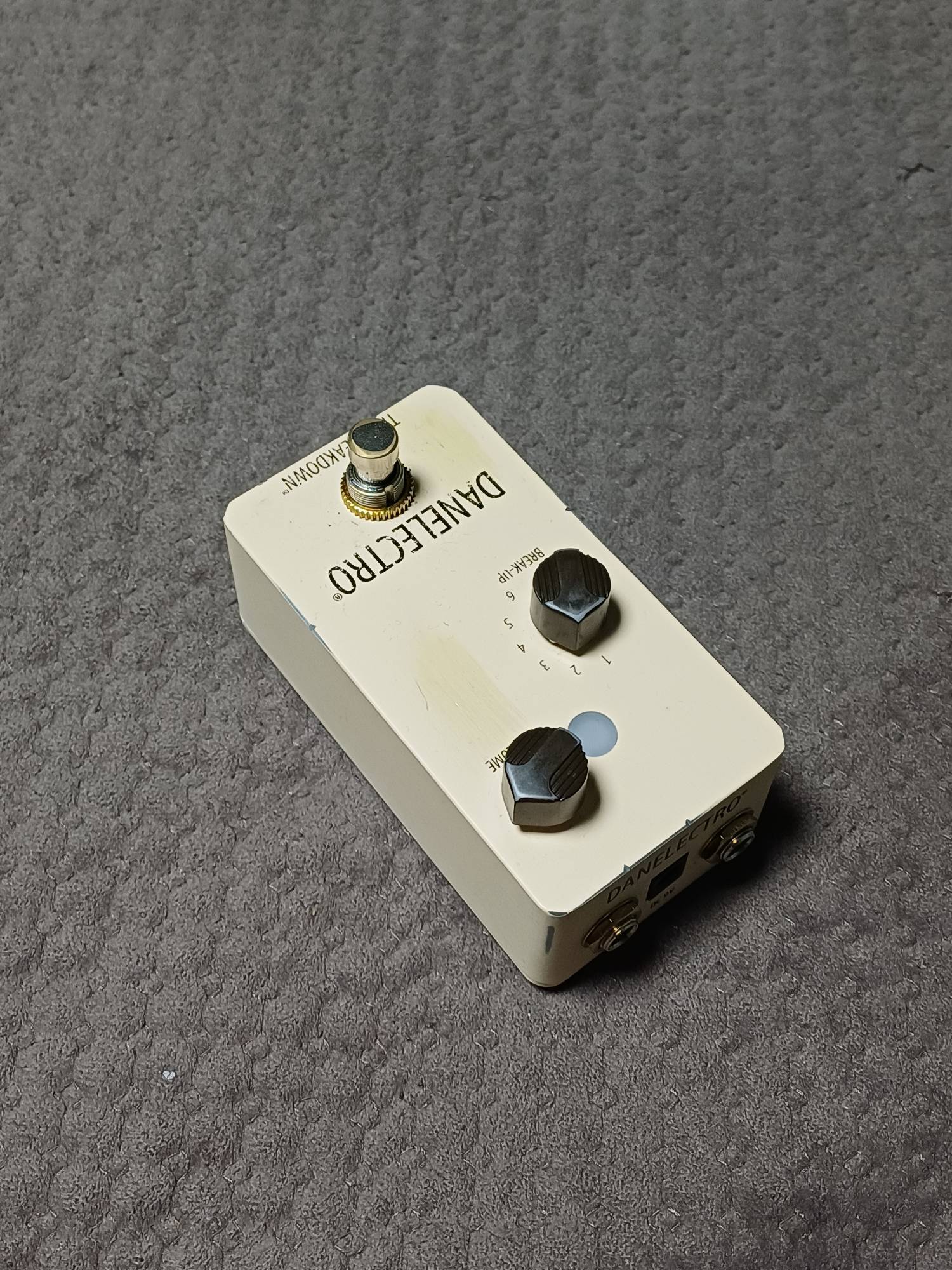 Danelectro-The Breakdown-2
